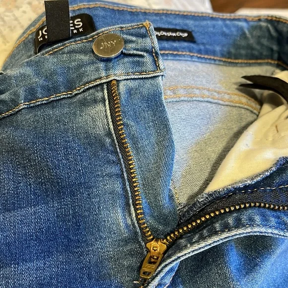 Jones New York Madison Slim Crop size 6 - Picture 7 of 7